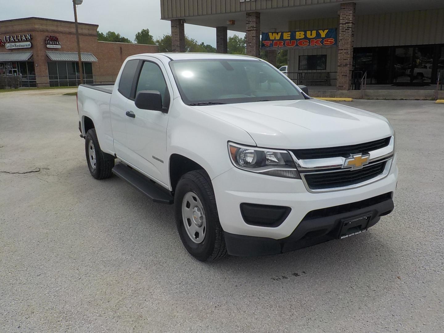 2018 White /Gray Chevrolet Colorado Work Truck Ext. Cab 2WD (1GCHSBEA6J1) with an 2.5L L4 DOHC 16V GAS engine, 6A transmission, located at 1617 W Church Street, Livingston, TX, 77351, (936) 327-3600, 30.710995, -94.951157 - Awesome little work truck! - Photo#1